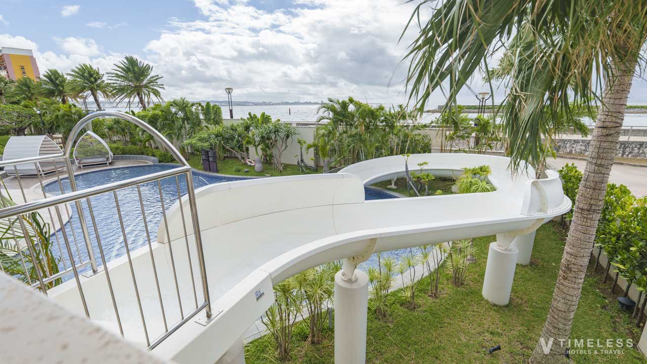 ウォータースライダー