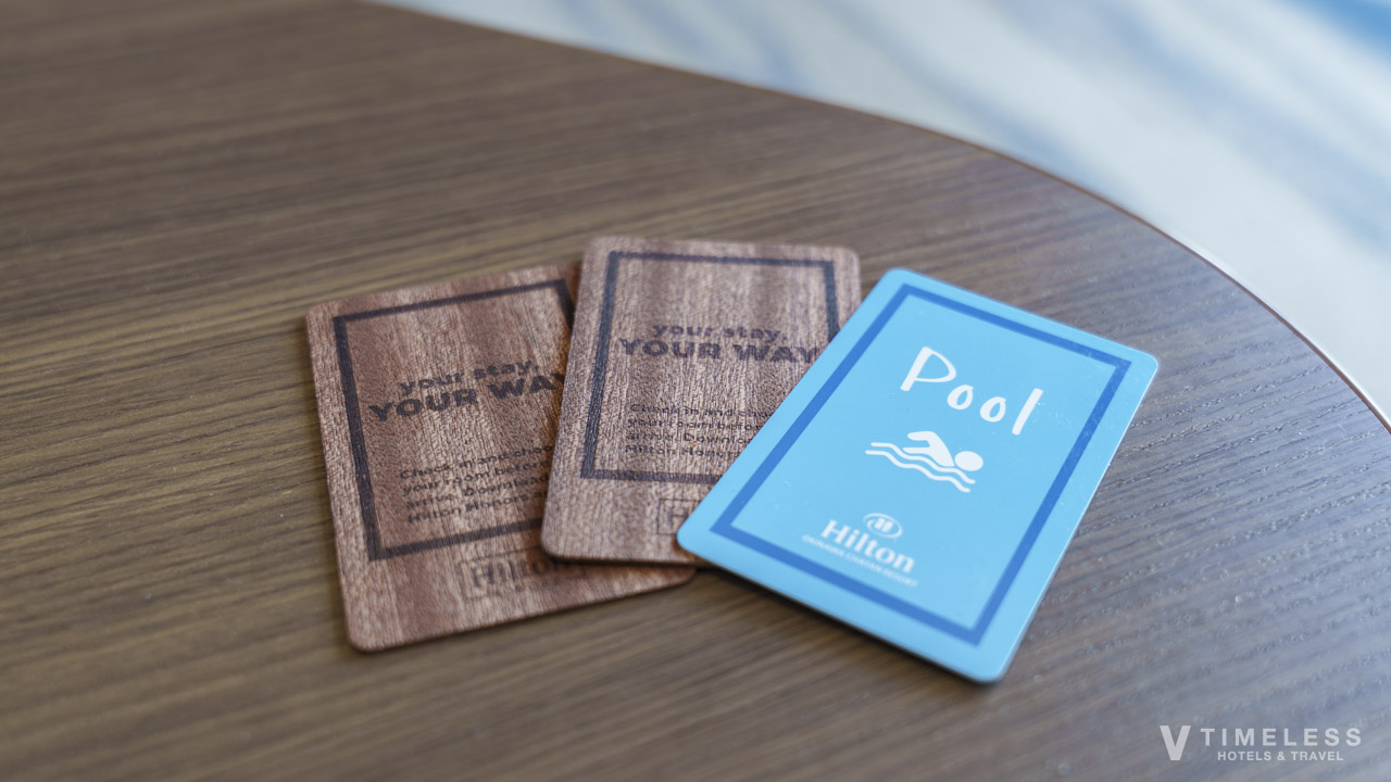ルームキーとお隣のヒルトン北谷リゾートのプールも利用できるカードキー