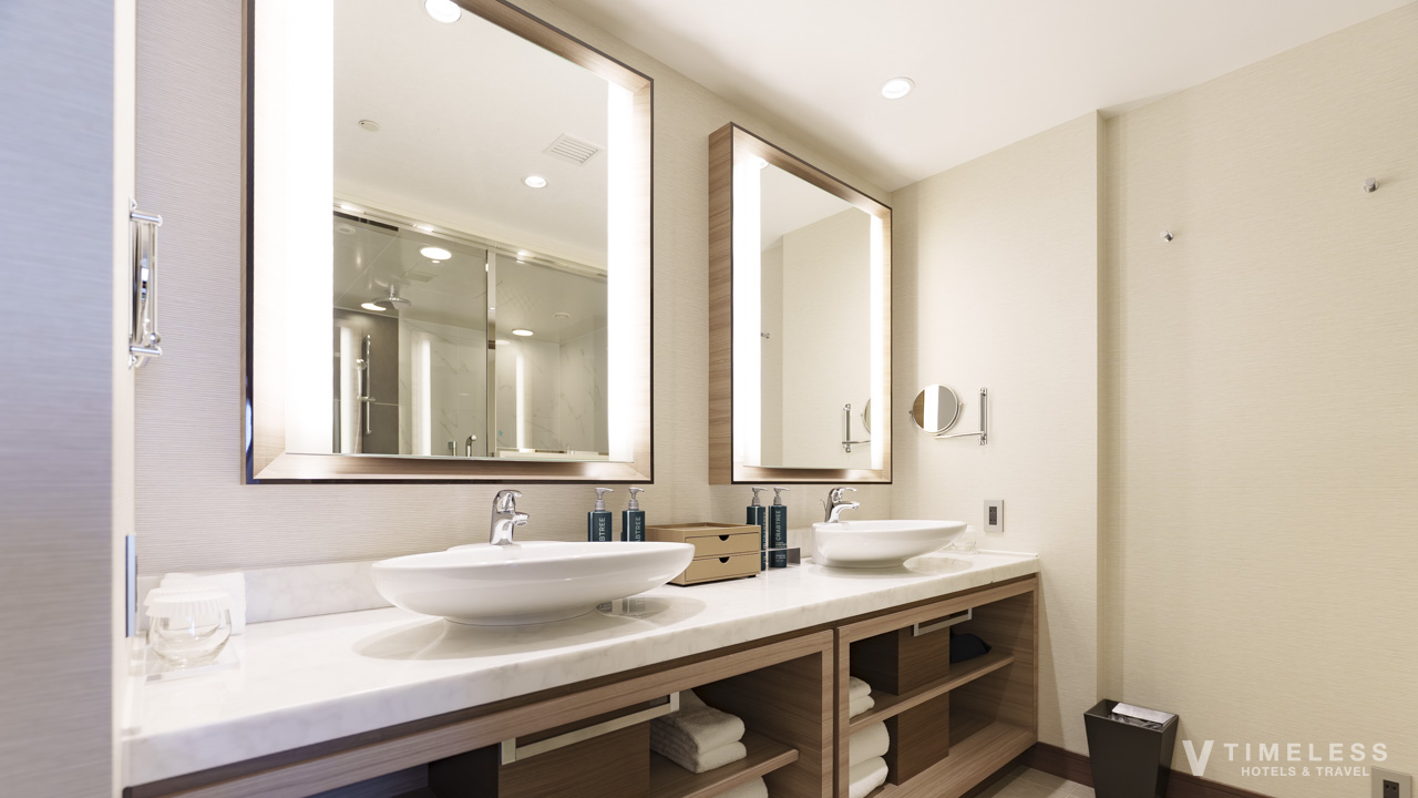 広々としたツインシンクの洗面台