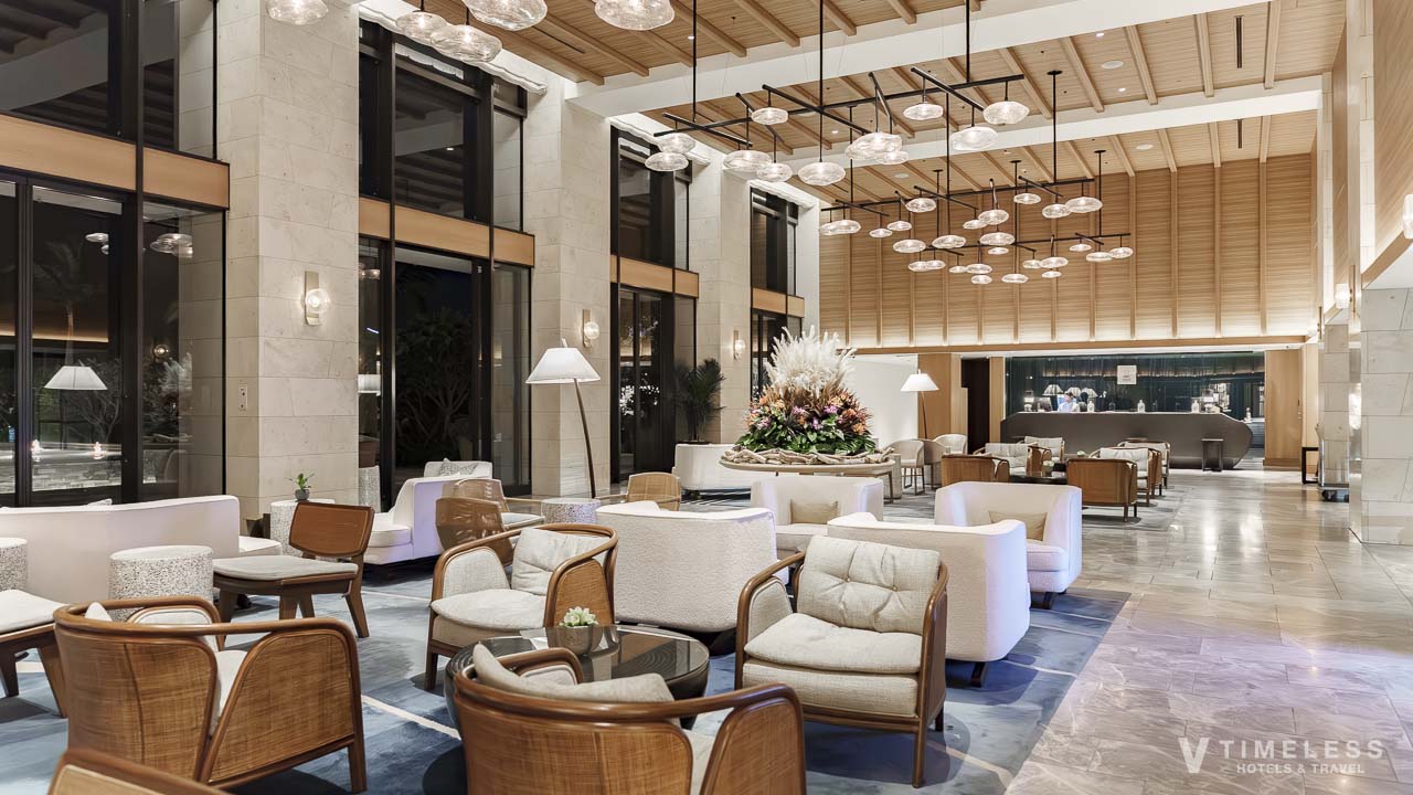 落ち着いた雰囲気のビーチウイングのロビー