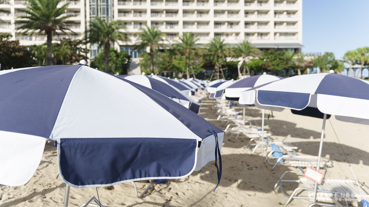 ルネッサンスビーチのビーチパラソル