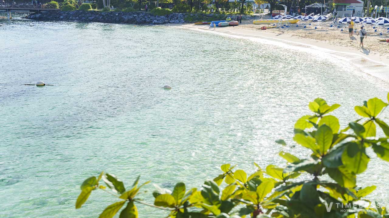 ルネッサンスビーチ、海水の透明度が高い