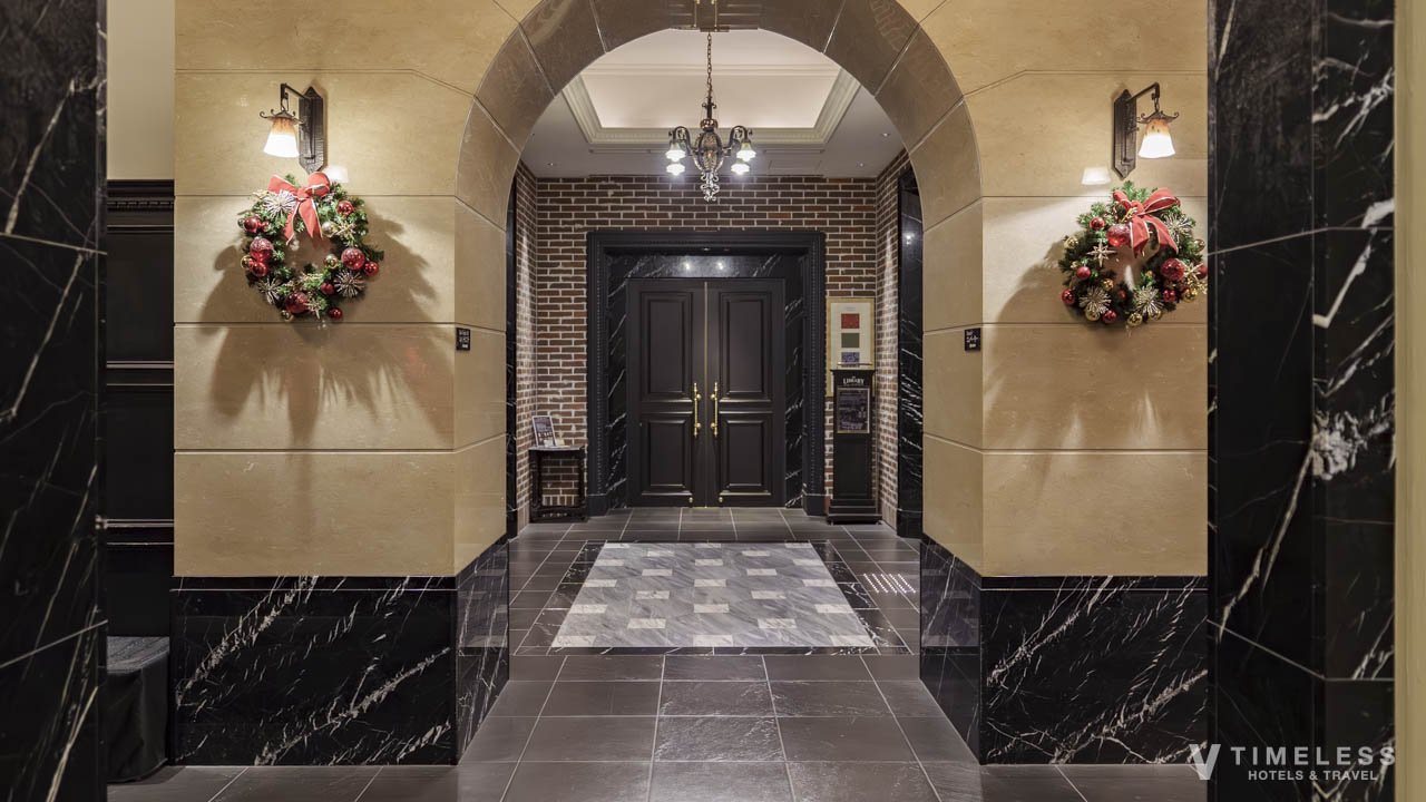 ホテルモントレ京都 館内アーチ通路|ヨーロッパ邸宅を思わせる優雅な共用スペース