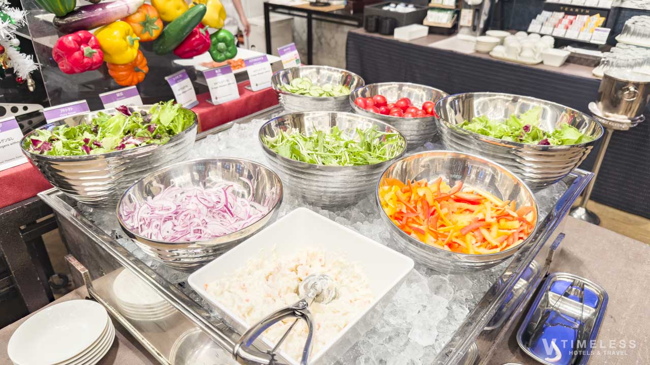 ホテルモントレ京都 朝食のサラダバー|新鮮な野菜と彩り豊かなトッピング