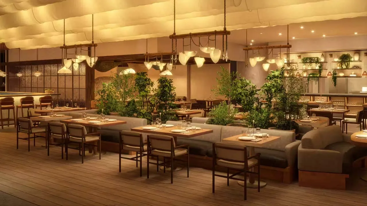グリーンに包まれた、木の温もりあふれる1 Hotel Tokyo(ワンホテルトウキョウ)のダイニング。大切な人との会話も弾む、心地よい空間です。
