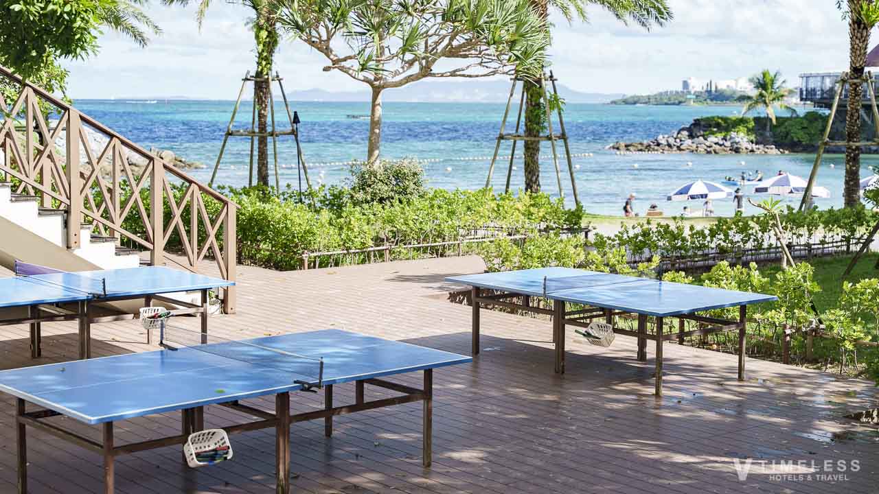 家族で楽しめる卓球台とルネッサンスビーチ