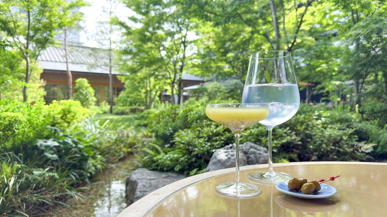バー&ラウンジ「THE GARDEN BAR」