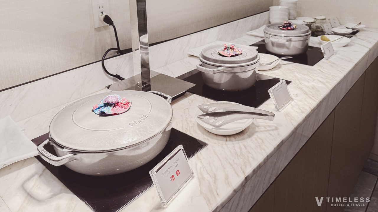 チーズスティック春巻きなどのオードブルも