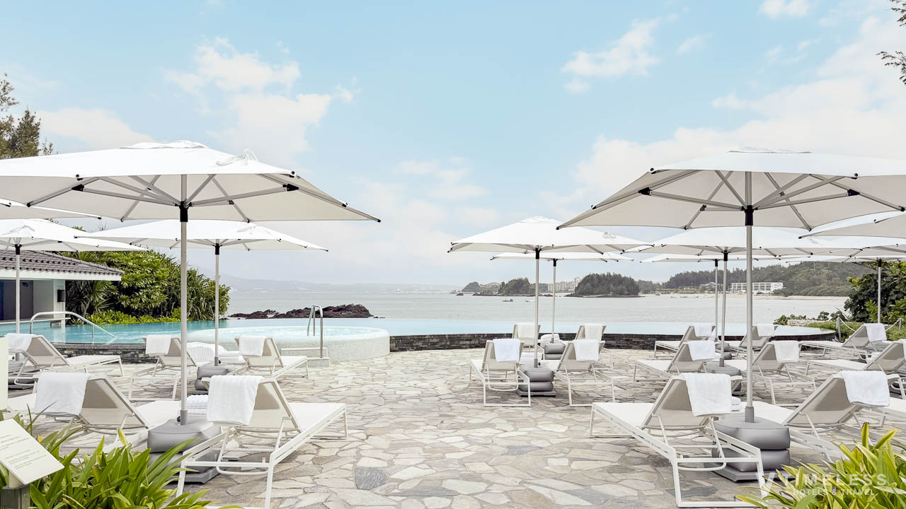 クワイエットプールのプールサイド