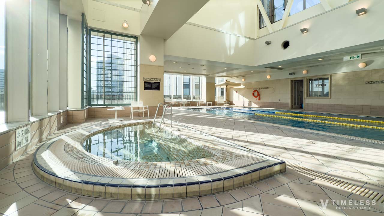 ジャグジー完備のプール