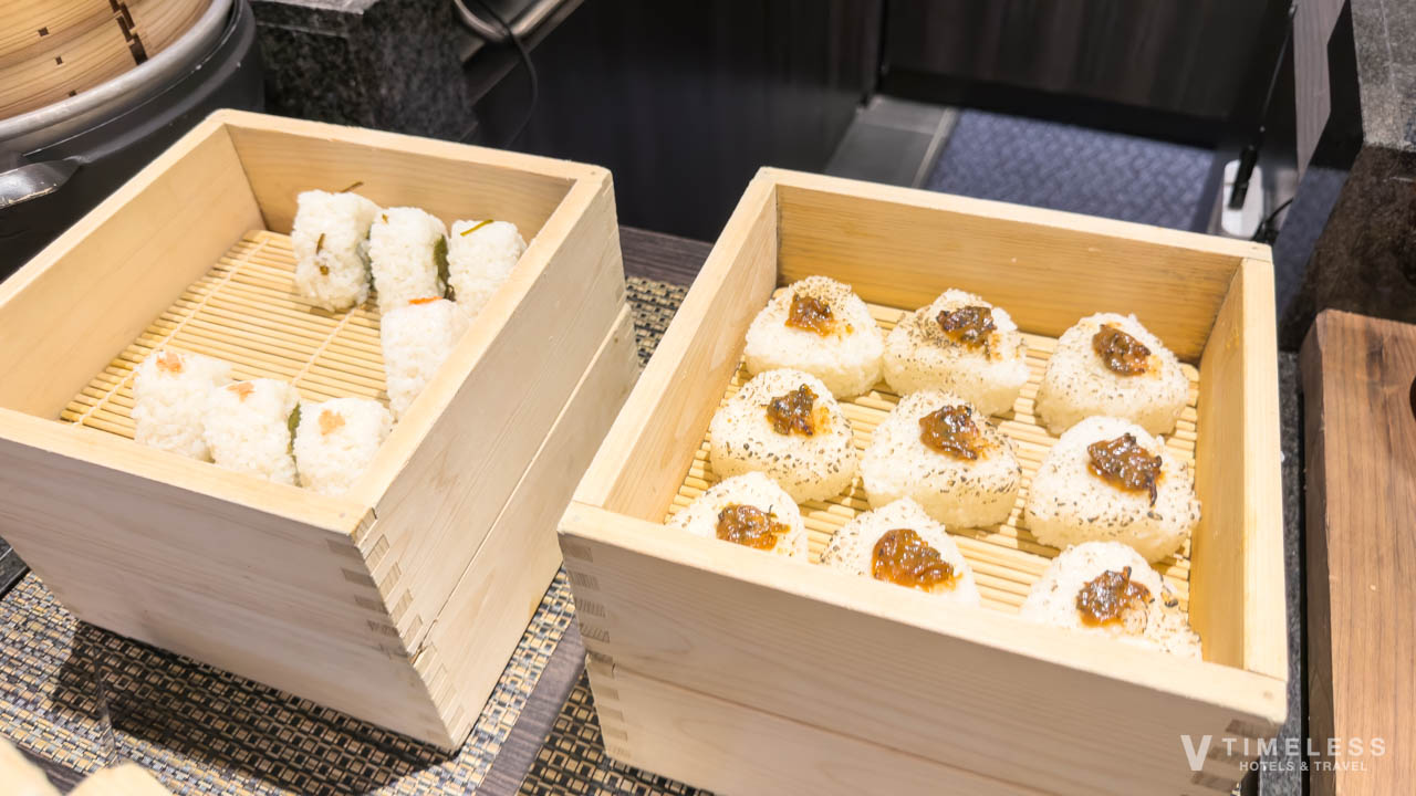 お茶漬けにもできるひと手間加えたおにぎり