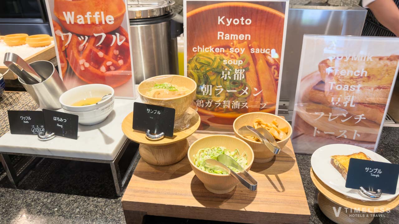 朝食ビュッフェで提供される京都朝ラーメン
