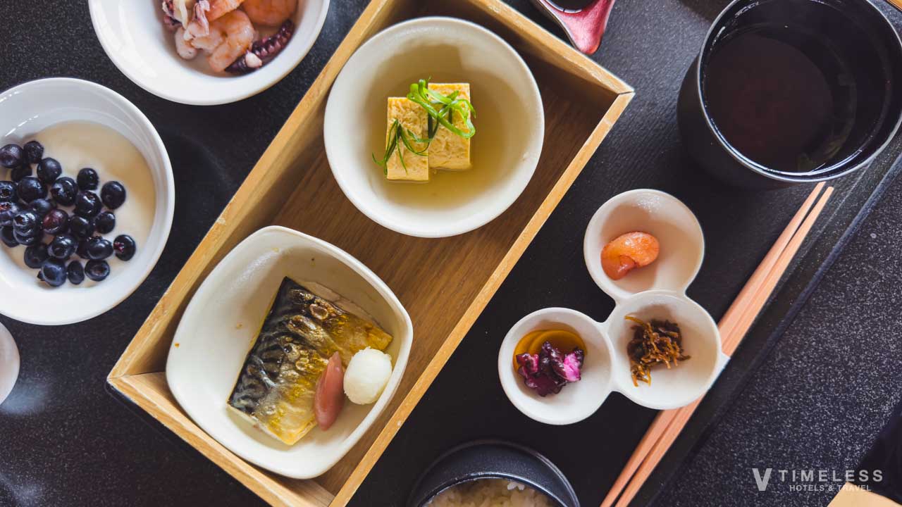 ROKU京都の朝食はハーフビュッフェスタイル