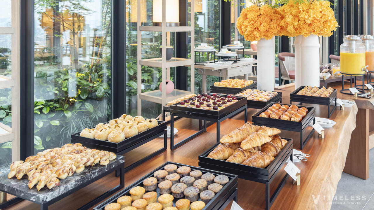 ウォルドーフ・アストリア大阪の華やかな朝食ビュッフェ