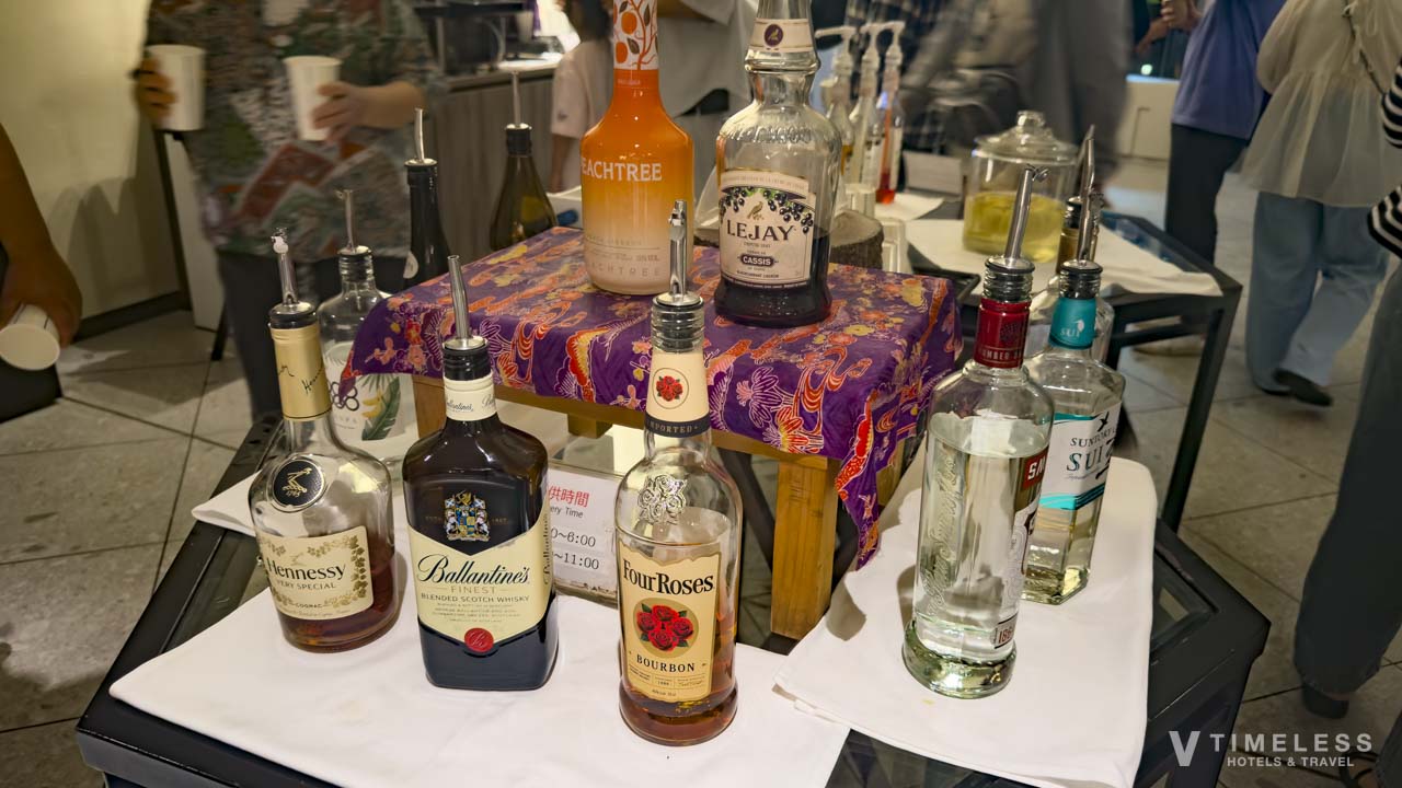 ナイトキャップの時間帯には、アルコール類が充実