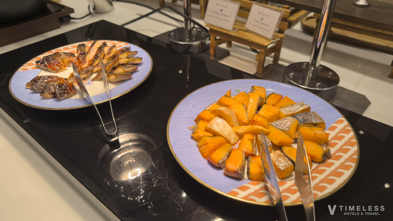 焼き魚は鮭やさば