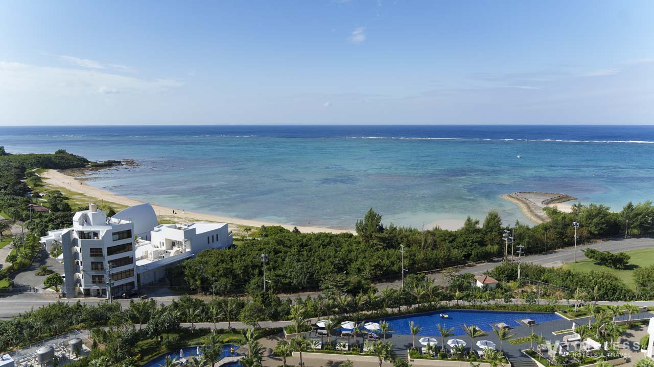 客室からの美しい残波の眺望