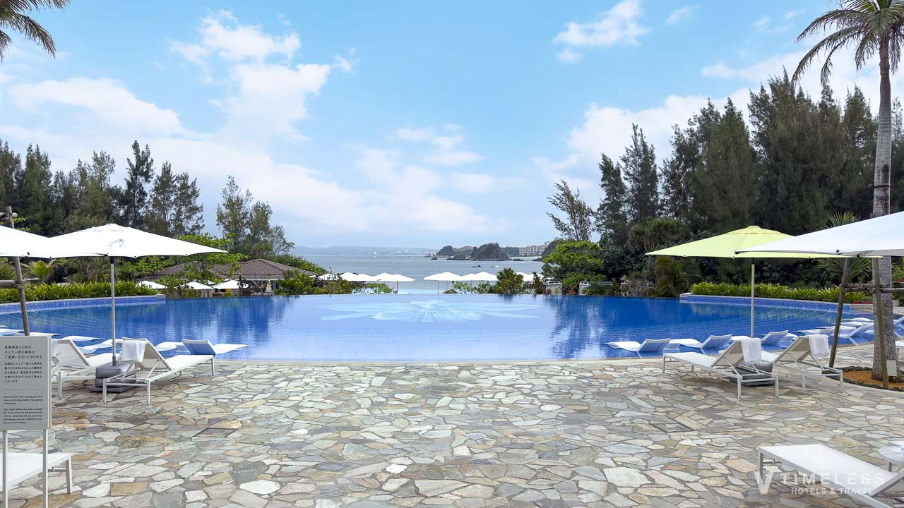 恩納村の大自然とオーキッドプール