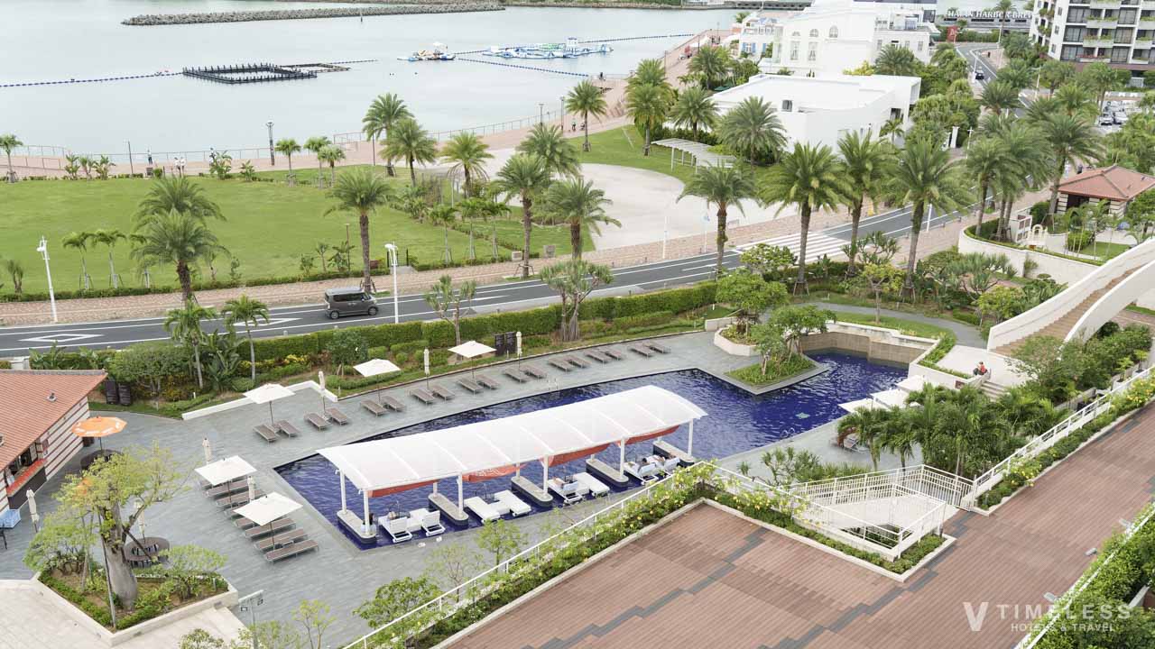 客室から見えるカスケードプール