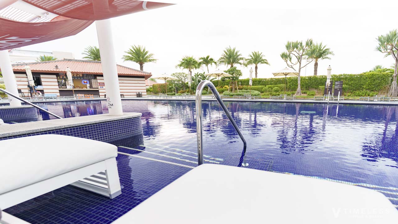 南国情緒をたのしめるカスケードプール