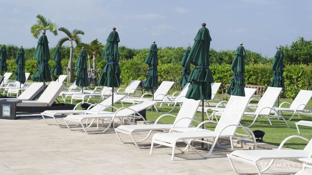 ウェイブプールのリクライニングチェア