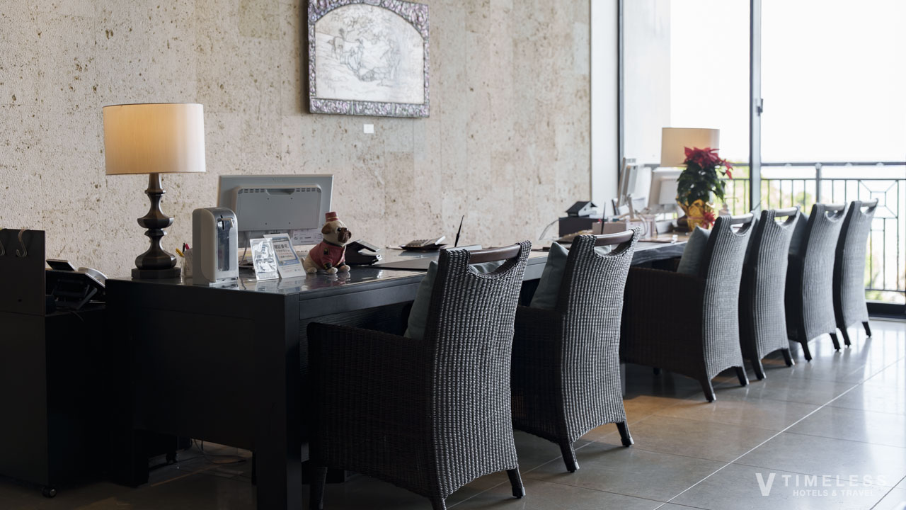 コンシェルジュデスク