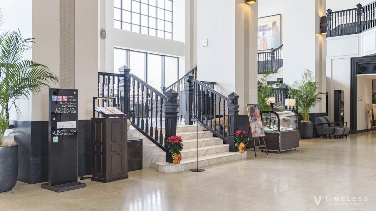 ホテルのティーラウンジ