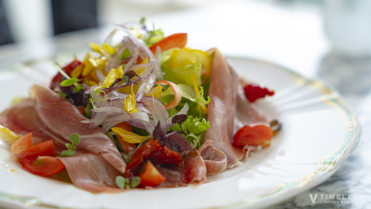 クラブラウンジでは別途、追加料金でティーラウンジのメニューを注文も可能