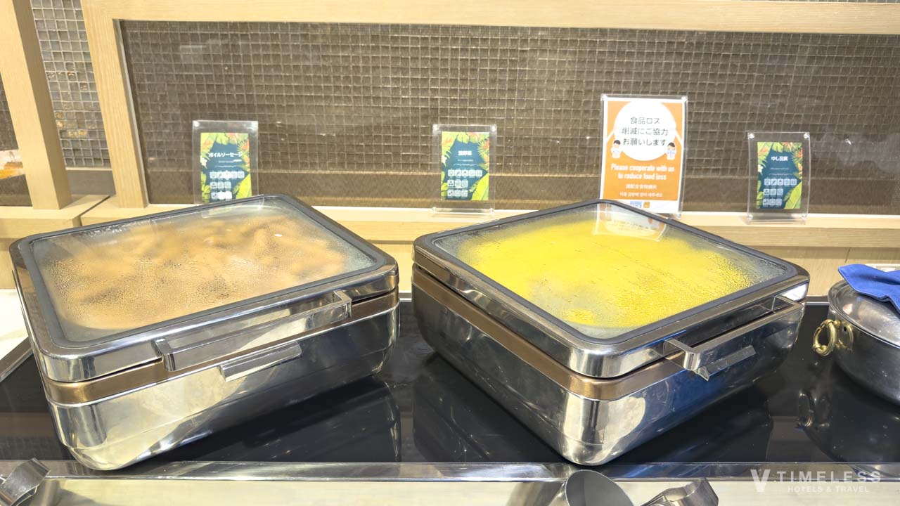 定番のソーセージやスクランブルエッグ