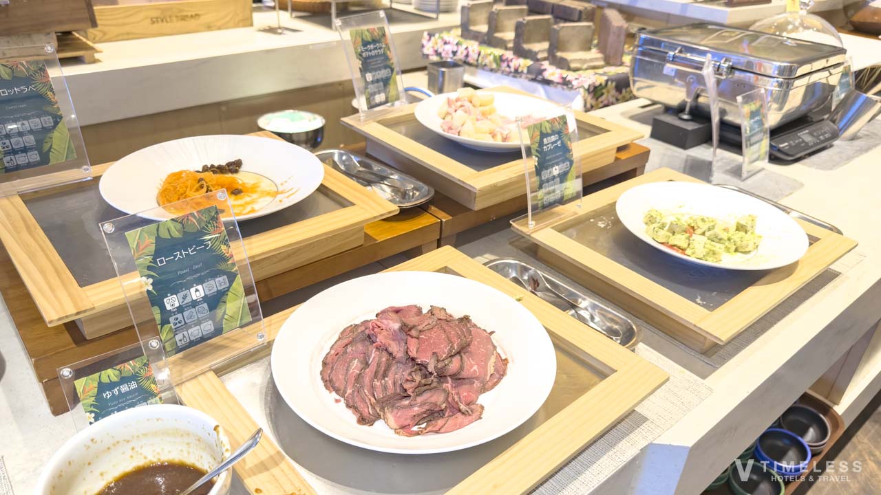 ローストビーフやスモークハム＆ポテトのサラダ、島豆腐のカプレーゼ