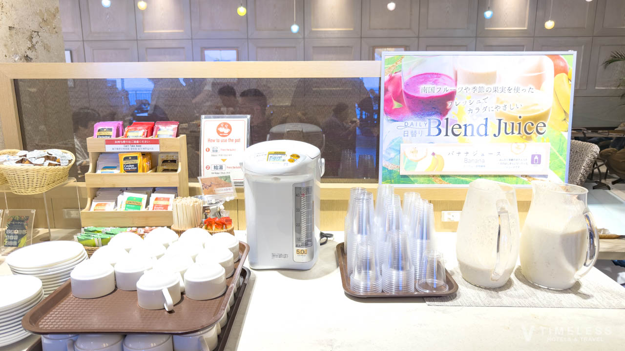 南国フルーツのスムージーや紅茶