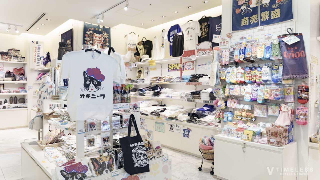 沖縄限定のTシャツやグッズ