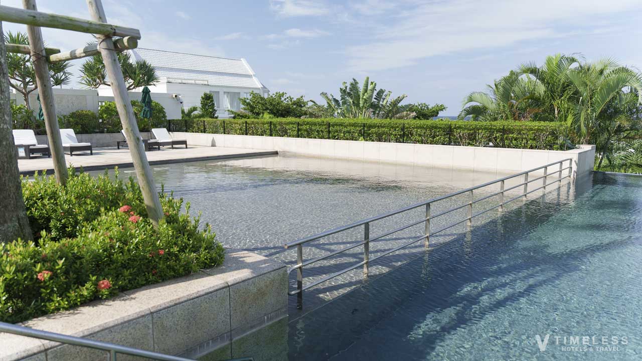 メインプールの浅瀬のエリア