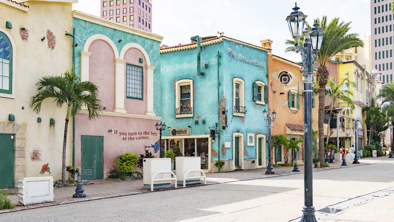 アメリカンビレッジの異国情緒あふれる街並み