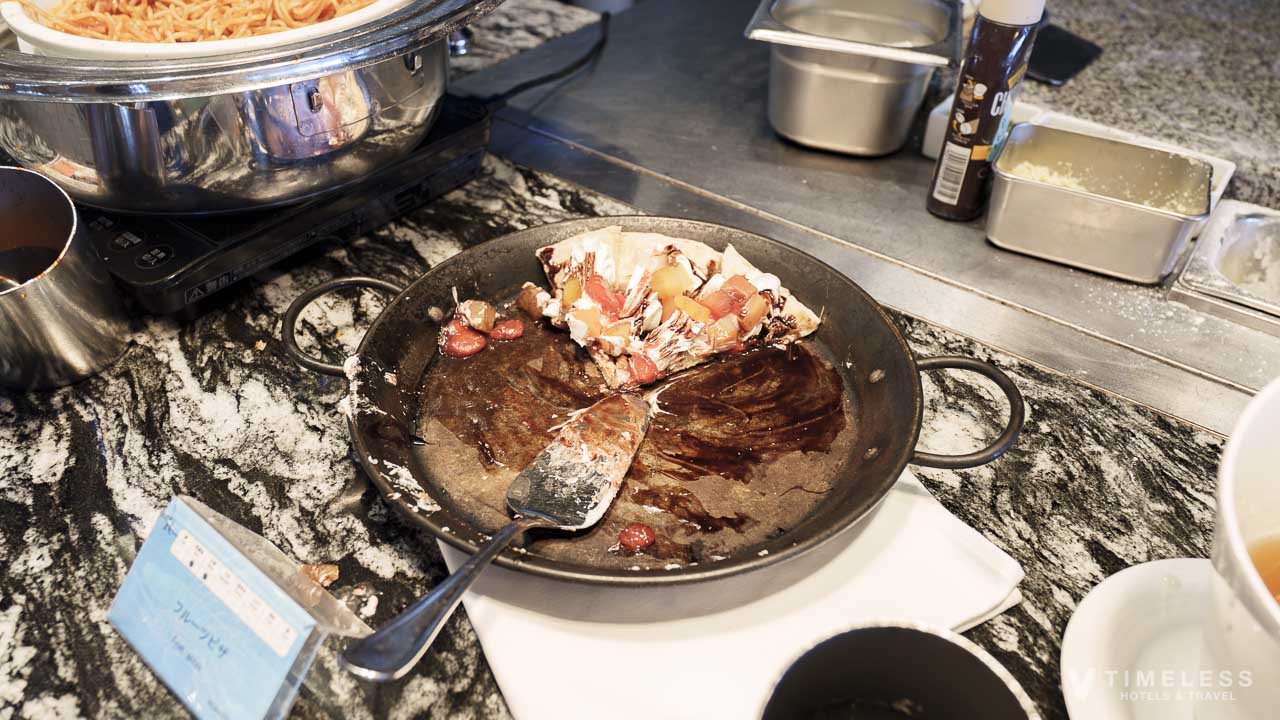 数種類のピザに加えフルーツピザも