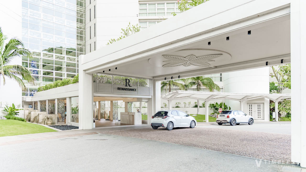 ルネッサンスリゾートオキナワのエントランス