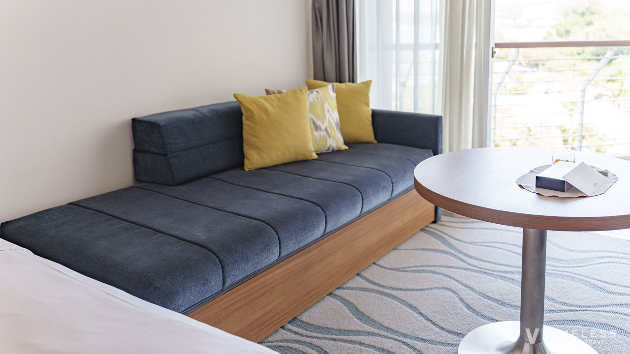 昼寝するのにちょうど良いカウチソファ