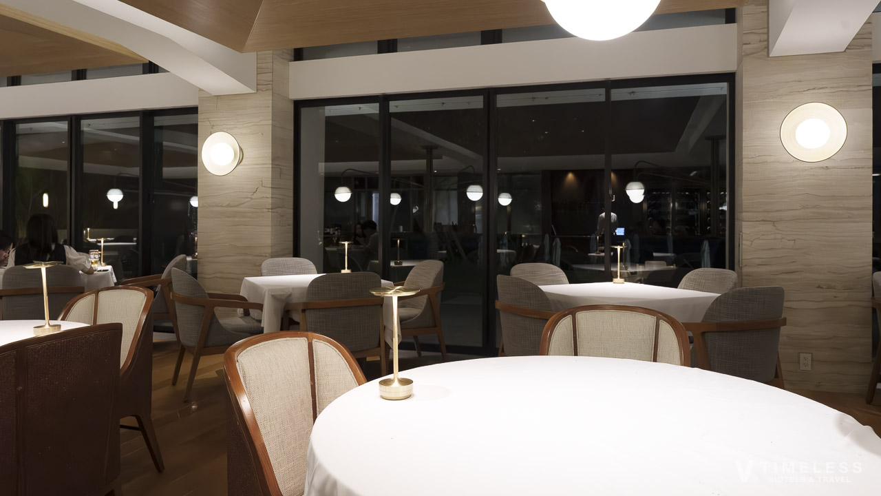 ハレクラニ沖縄「KINGDOM」｜洗練されたラグジュアリーレストラン