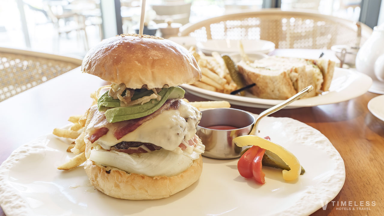 ハレクラニビーフバーガー