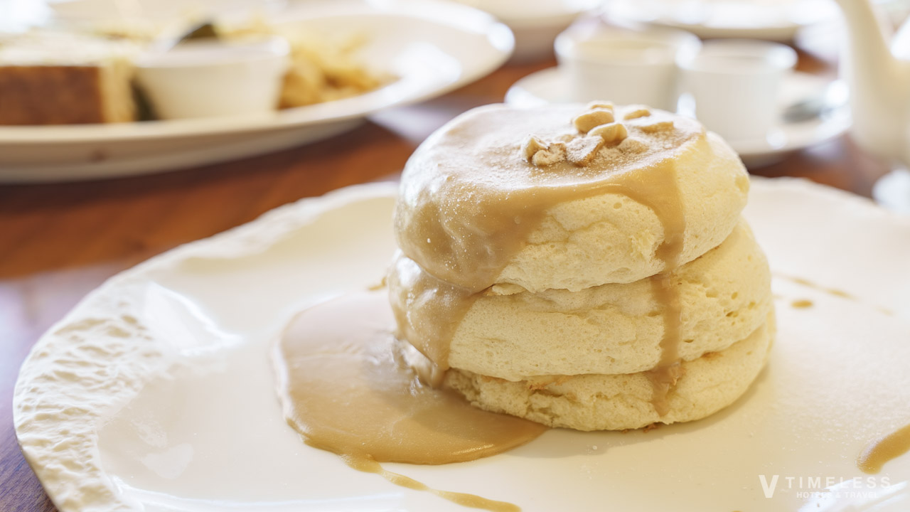 ハレクラニ沖縄オリジナルふわふわスフレパンケーキ ヘーゼルナッツソース