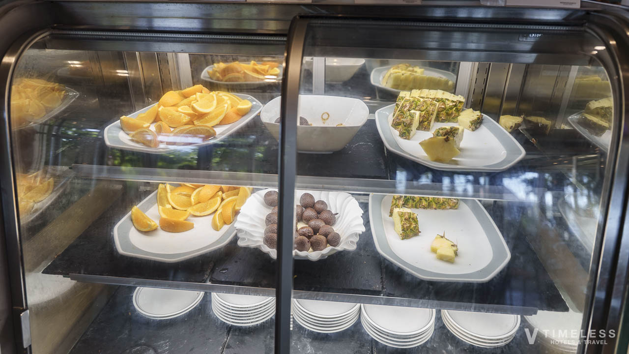 セイルフィッシュカフェ朝食ビュッフェの新鮮フルーツ盛り合わせ