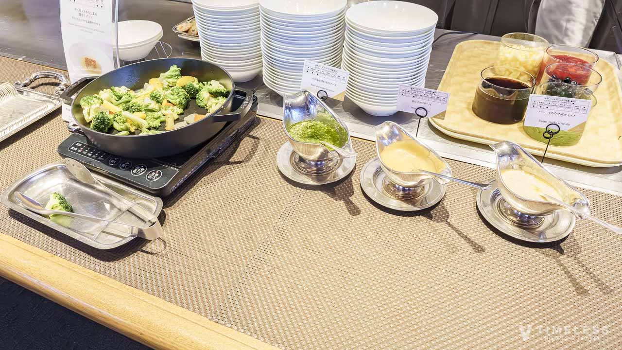 ルネッサンスリゾートオキナワのフォーシーズンの朝食に並ぶ彩り豊かな温野菜メニュー