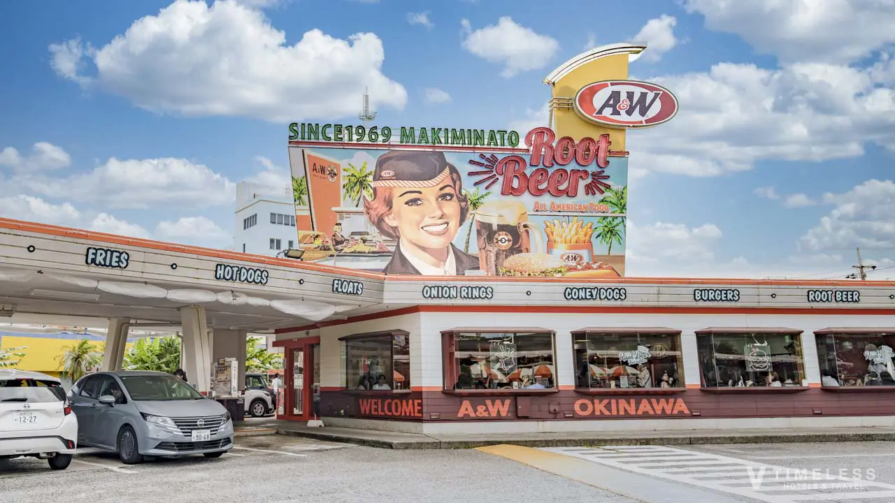 A&W沖縄牧港店｜1960年代のアメリカへタイムトラベル。ルートビアが