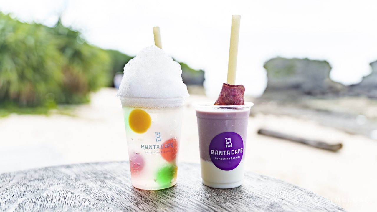バンタカフェ by 星野リゾートのカラフルなオリジナルドリンク｜沖縄の海を背景に楽しむ人気メニュー