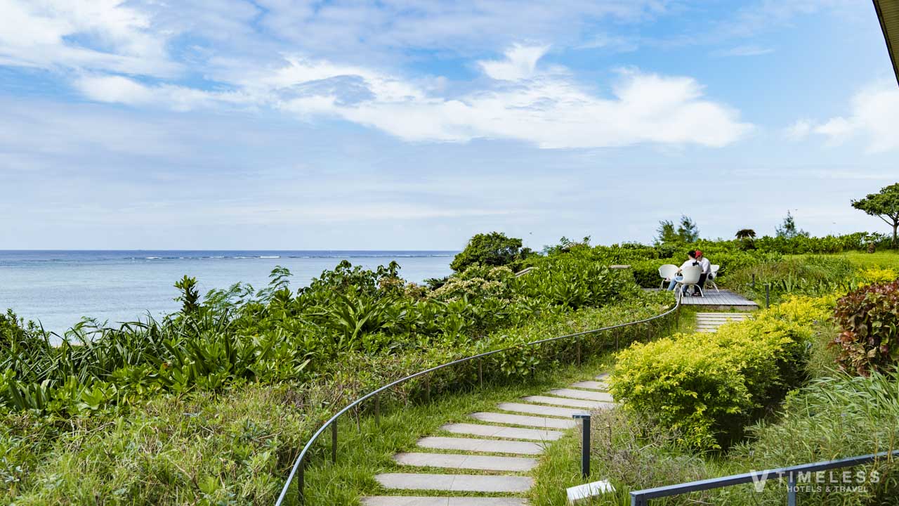 バンタカフェ by 星野リゾートの散策路とオーシャンビュー｜沖縄読谷で自然と海を感じるカフェ