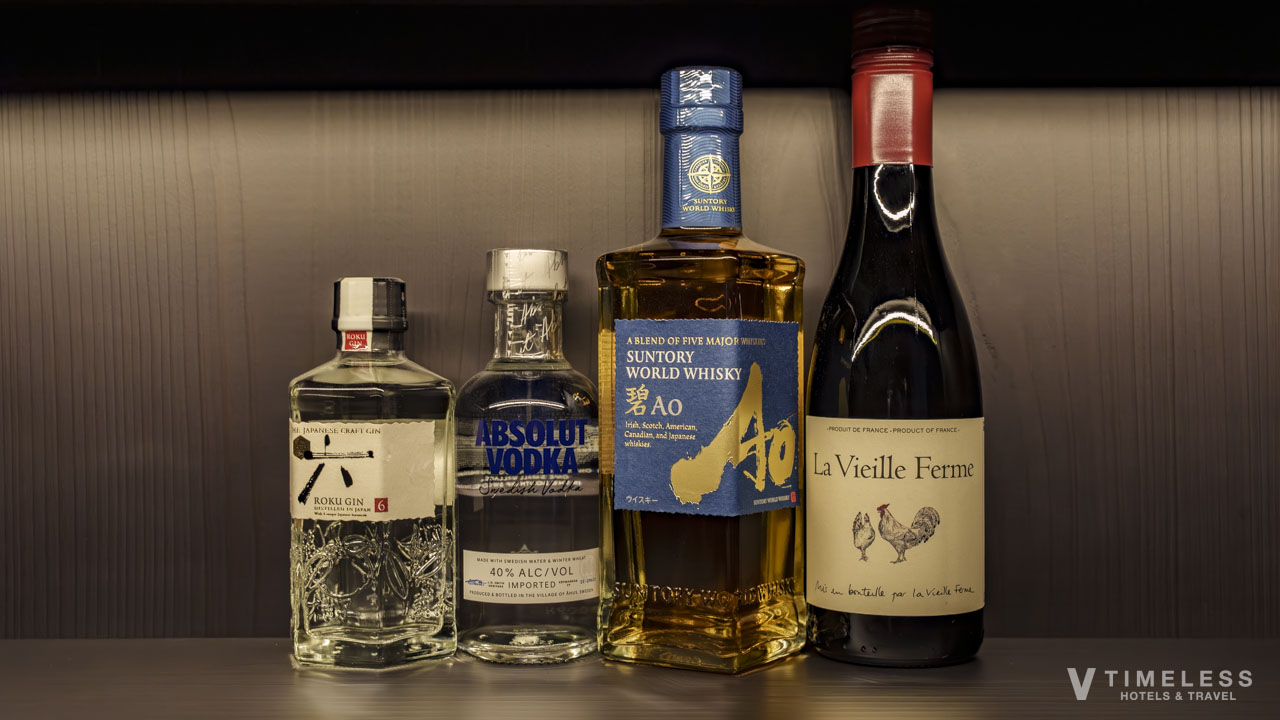 JWマリオット・ホテル東京 客室のミニバー｜ウイスキーやジンが揃う上質なラインナップ