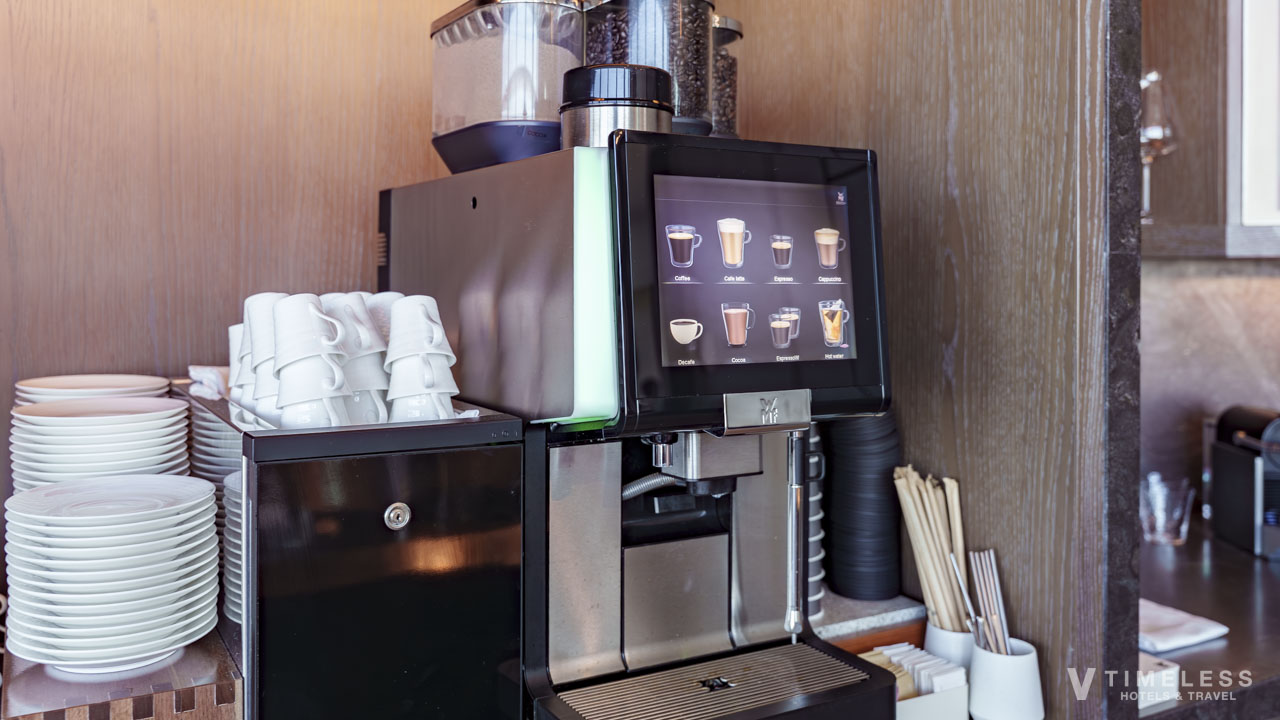 JWマリオット・ホテル東京のエグゼクティブラウンジの本格コーヒーマシン