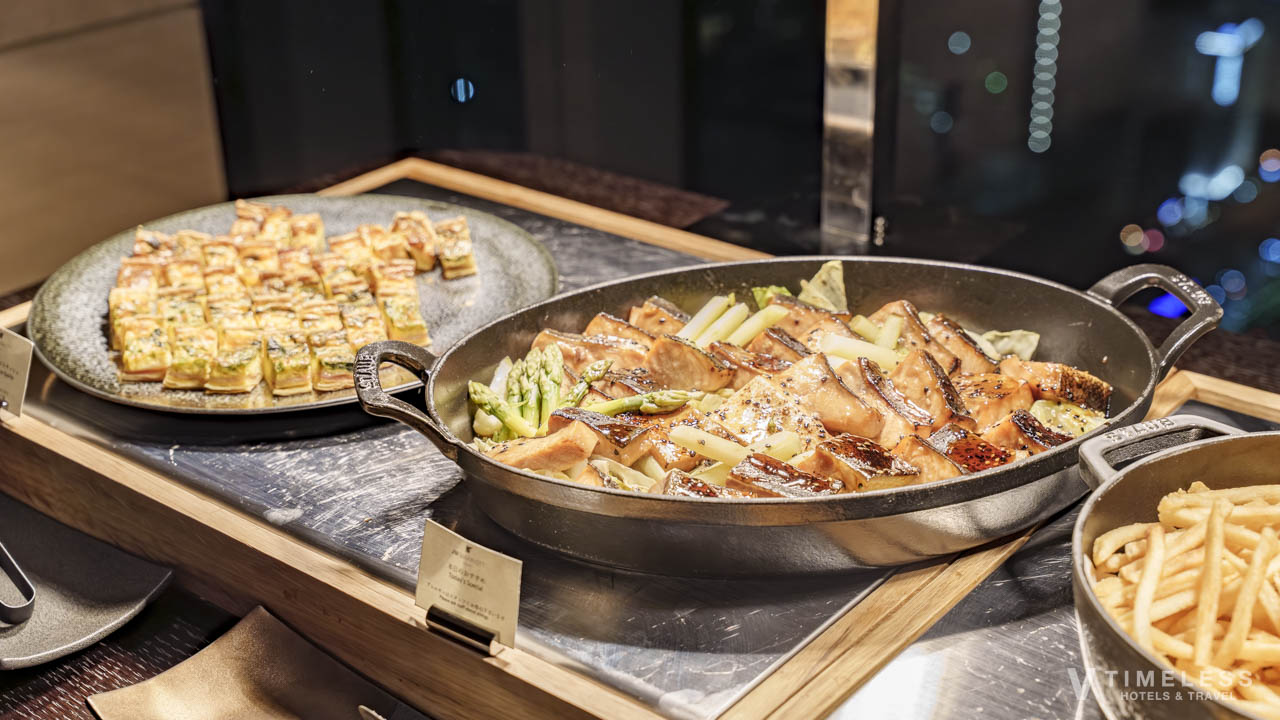 JWマリオット・ホテル東京のラウンジ｜温菜が並ぶエグゼクティブラウンジのイブニングサービス