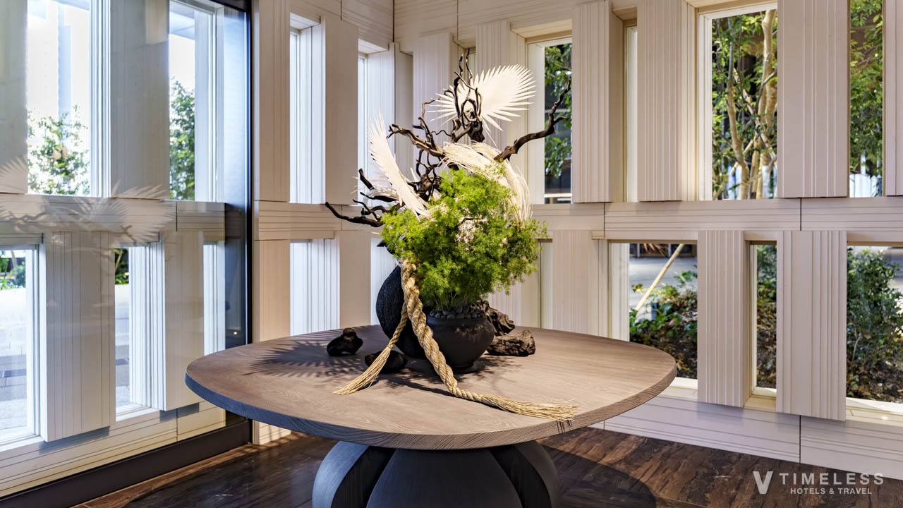 JWマリオット・ホテル東京のロビーアート｜自然美を表現した生け花オブジェ