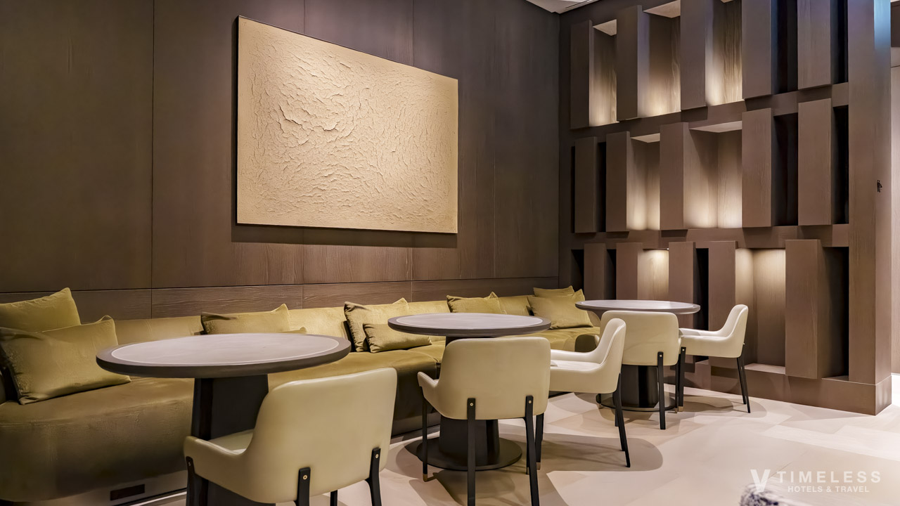 JWマリオット・ホテル東京のエグゼクティブラウンジの落ち着いた内装とデザイン空間